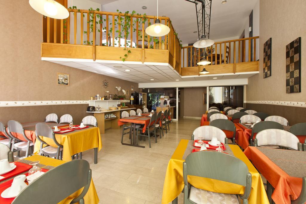 Cit'Hotel Du Circuit Magny-Cours Eksteriør bilde