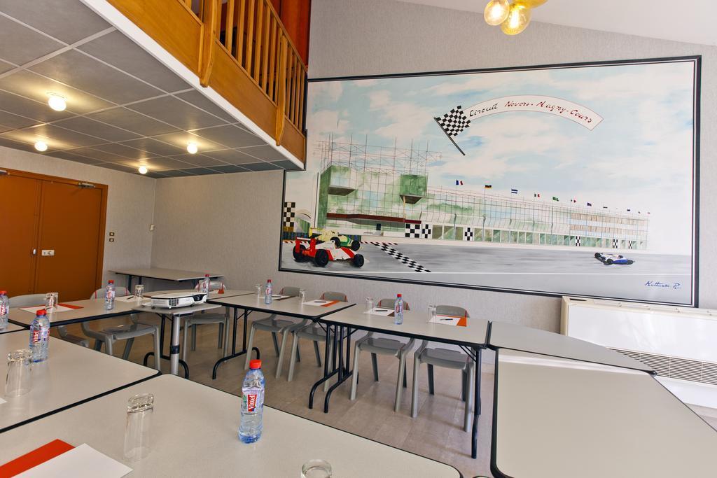 Cit'Hotel Du Circuit Magny-Cours Eksteriør bilde