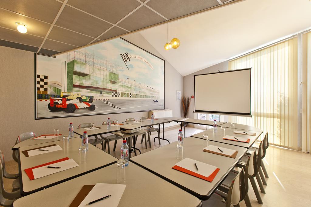 Cit'Hotel Du Circuit Magny-Cours Eksteriør bilde