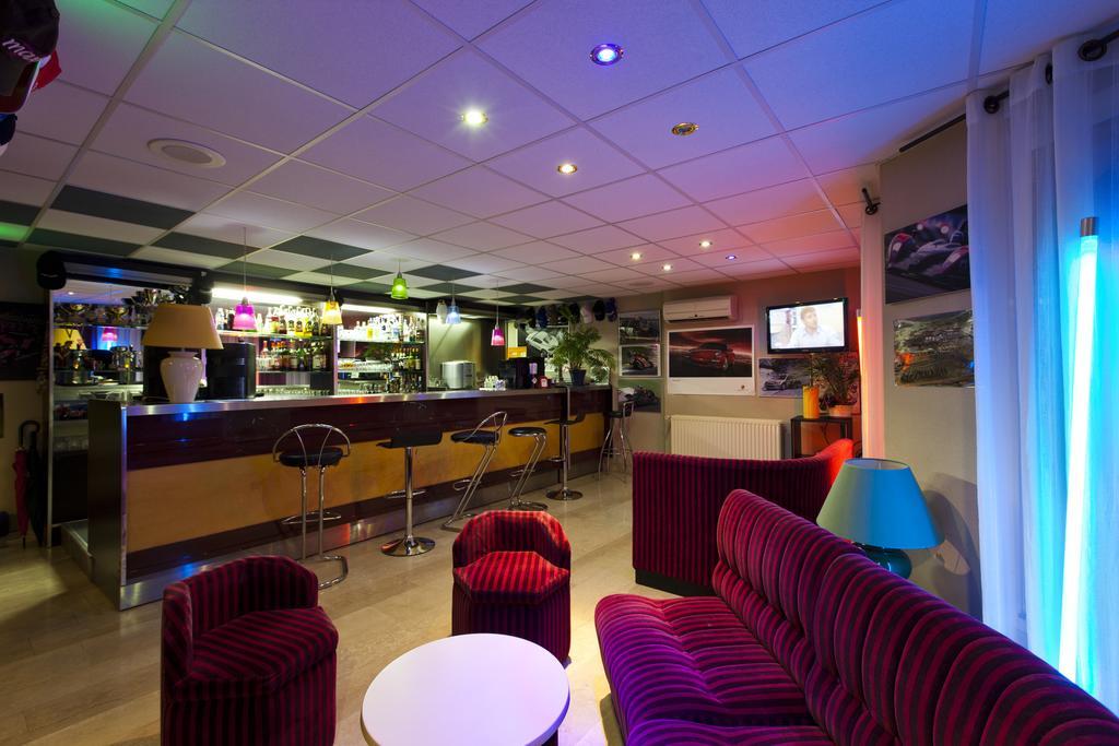 Cit'Hotel Du Circuit Magny-Cours Eksteriør bilde