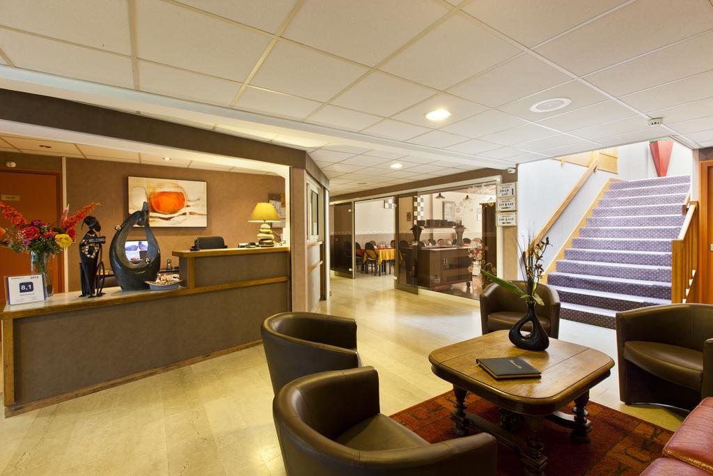 Cit'Hotel Du Circuit Magny-Cours Eksteriør bilde