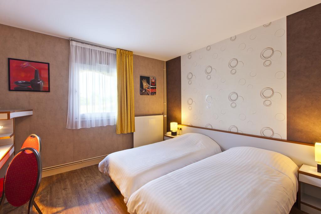 Cit'Hotel Du Circuit Magny-Cours Eksteriør bilde